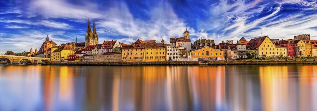 Donau in Regensburg: der Fluss ist der zweitlängste Fluss Europas